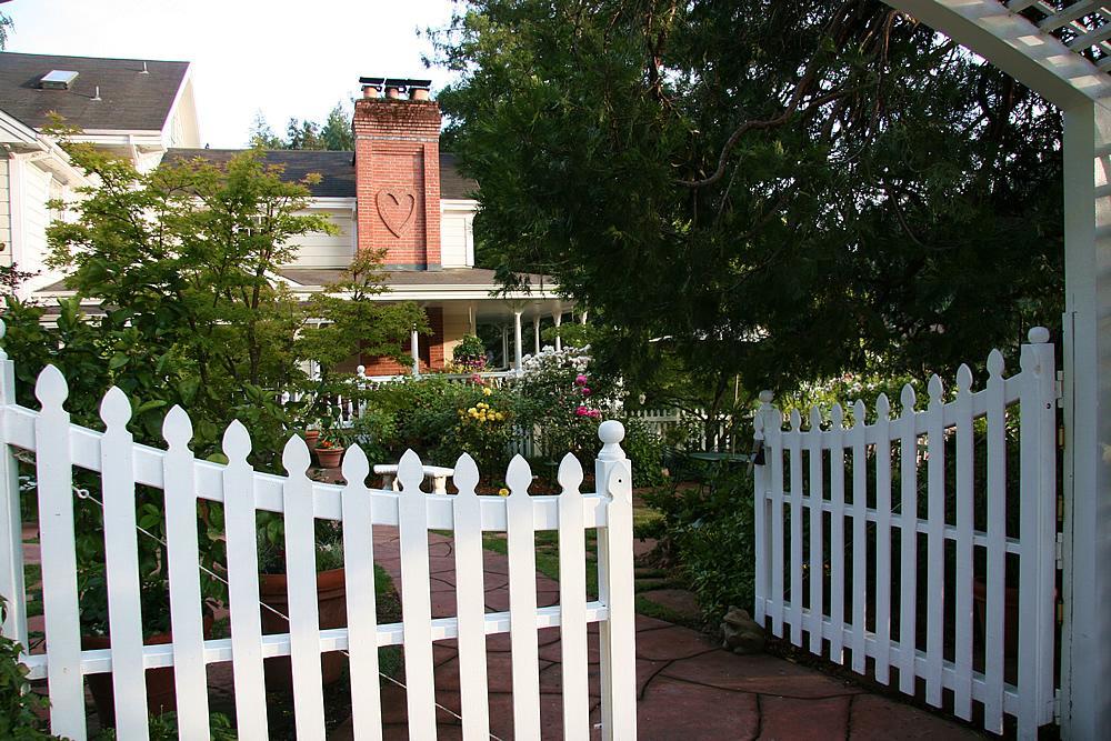 Inn At Occidental Εξωτερικό φωτογραφία